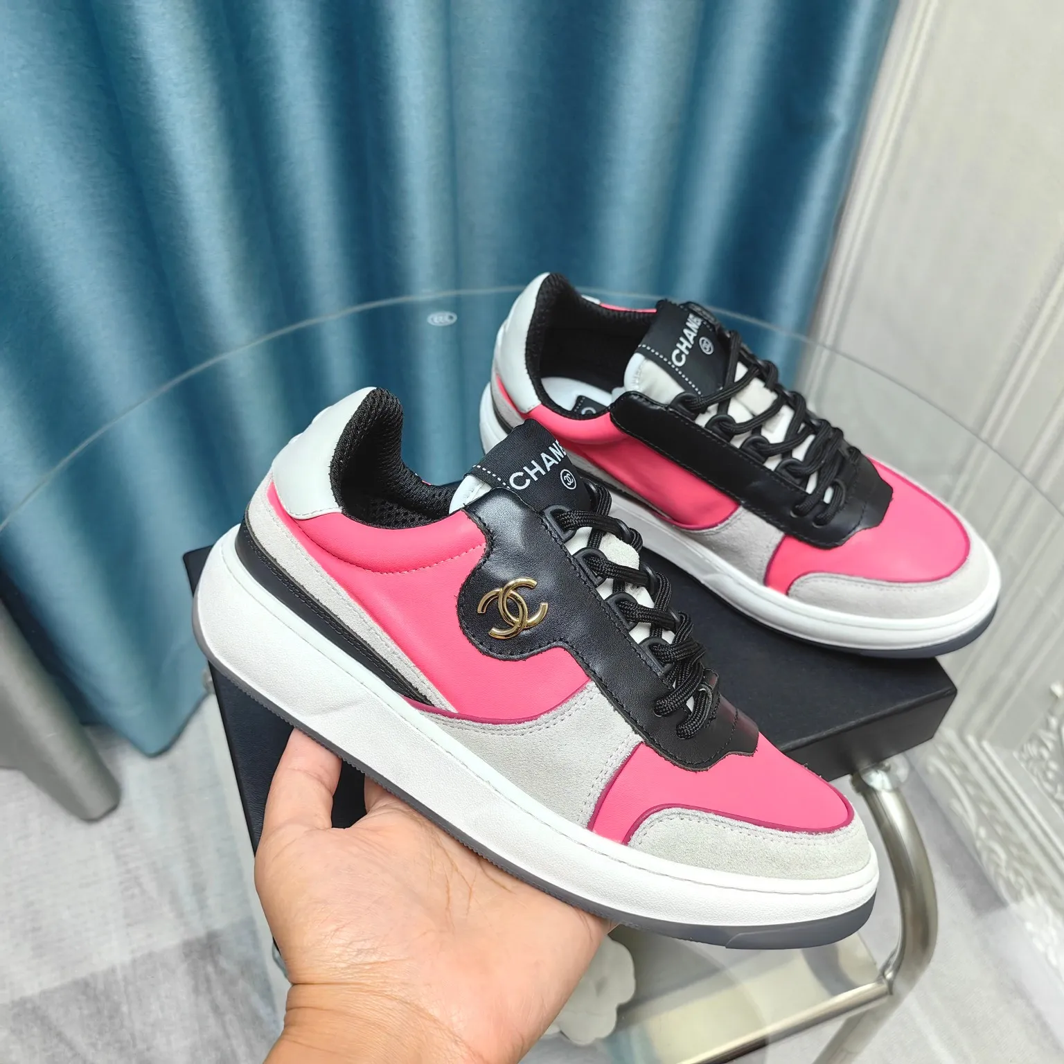 👟👟Ex-factory price 540👟👟 Men's size +10 Chanel Chanel - 2023 counter top casual sports shoes This classic design; the upper is electro-embroidered with a variety of techniques; the outsole is fashionable and sporty; it is unusual to incorporate a variety of color matching elements... The diversified mix and match is very beautiful and versatile, casual, fashionable, sports and outdoor can be taken into account. The counter boutique package is full set for women 35-40 and men 39-45 (Customized size 44.45)